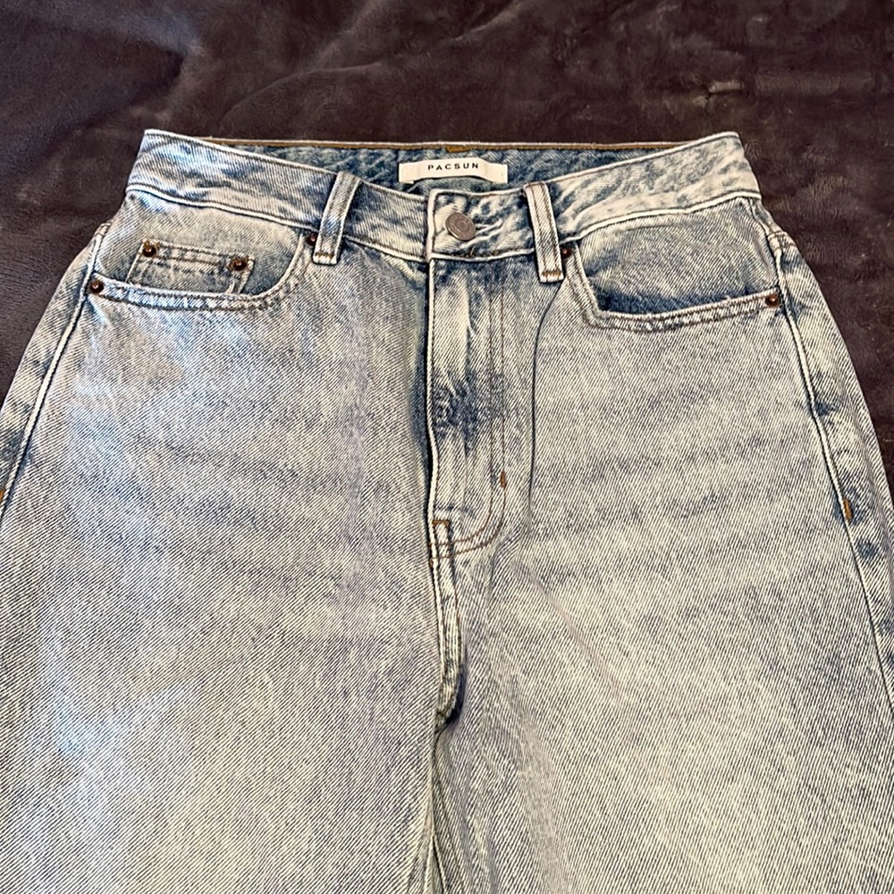 90s boyfriend baggy jeans